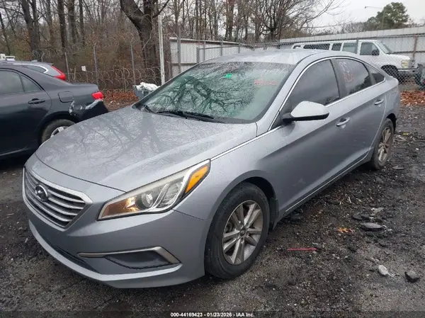 5NPE24AF0HH509191 2017 HYUNDAI SONATA - Image 2