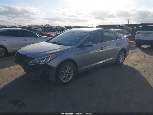 5NPE24AF0HH514570 2017 HYUNDAI SONATA - Image 2