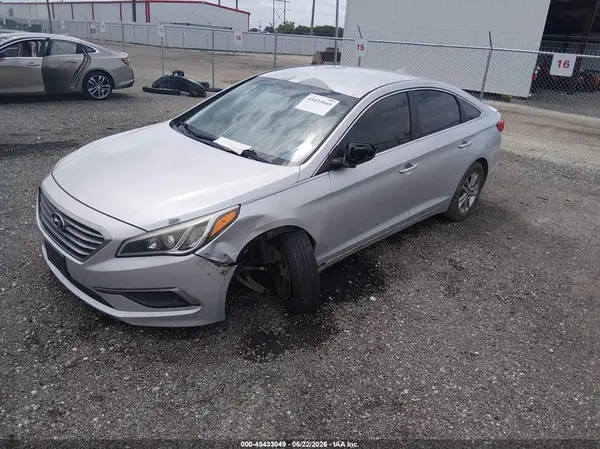 5NPE24AF0HH514908 2017 HYUNDAI SONATA - Image 2