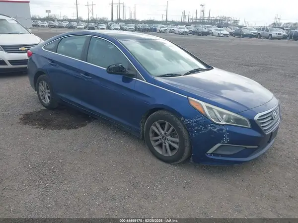 5NPE24AF0HH517873 2017 HYUNDAI SONATA - Image 1