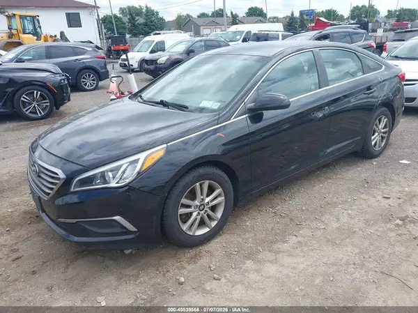 5NPE24AF0HH517985 2017 HYUNDAI SONATA - Image 2
