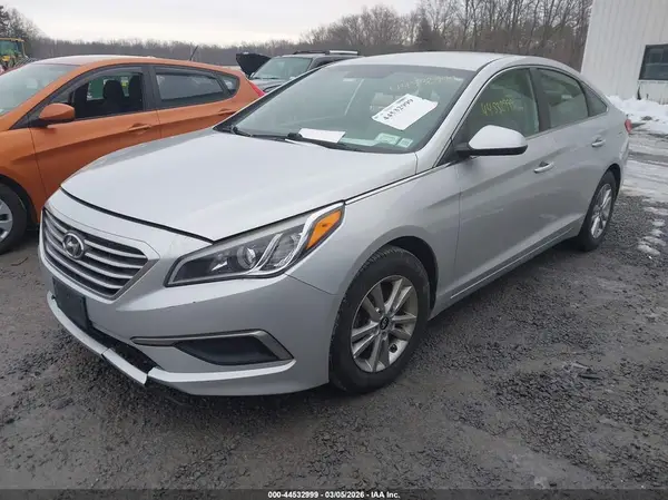 5NPE24AF0HH518201 2017 HYUNDAI SONATA - Image 2