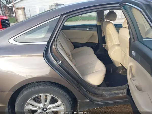 5NPE24AF0HH519560 2017 HYUNDAI SONATA - Image 8