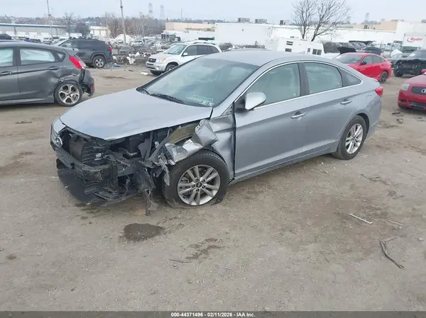 5NPE24AF0HH520482 2017 HYUNDAI SONATA - Image 2