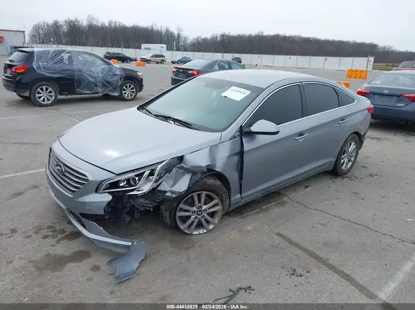 5NPE24AF0HH526525 2017 HYUNDAI SONATA - Image 2