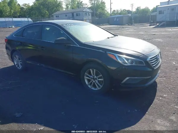 5NPE24AF0HH528467 2017 HYUNDAI SONATA - Image 1
