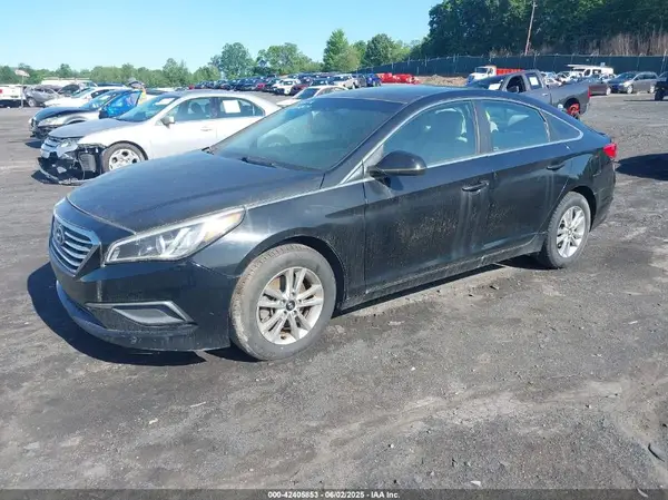 5NPE24AF0HH528467 2017 HYUNDAI SONATA - Image 2