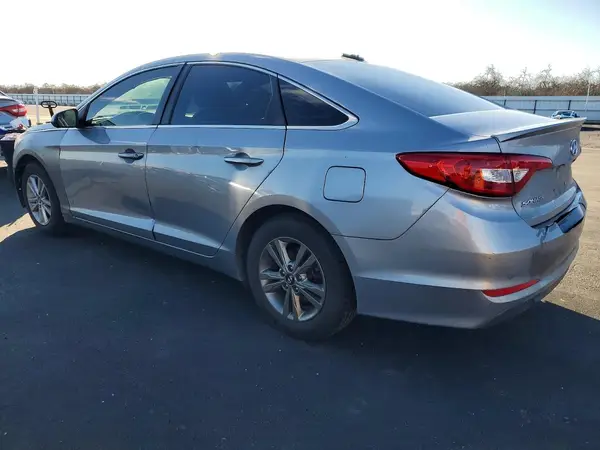 5NPE24AF0HH528565 2017 HYUNDAI SONATA - Image 2