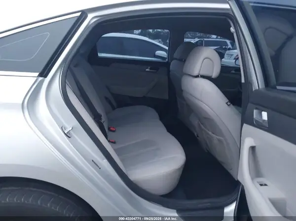 5NPE24AF0HH529781 2017 HYUNDAI SONATA - Image 8