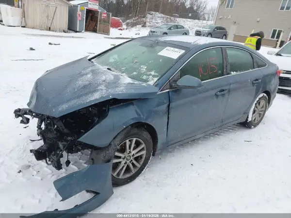 5NPE24AF0HH530106 2017 HYUNDAI SONATA - Image 2