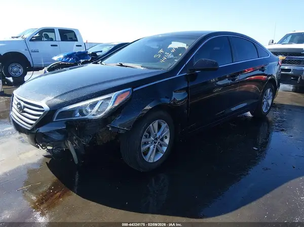 5NPE24AF0HH535578 2017 HYUNDAI SONATA - Image 2