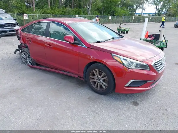 5NPE24AF0HH540294 2017 HYUNDAI SONATA - Image 1