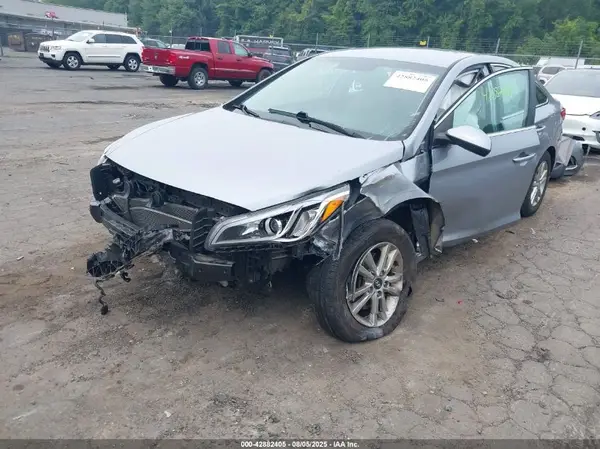 5NPE24AF0HH540747 2017 HYUNDAI SONATA - Image 2