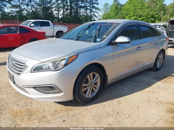 5NPE24AF0HH543079 2017 HYUNDAI SONATA - Image 2