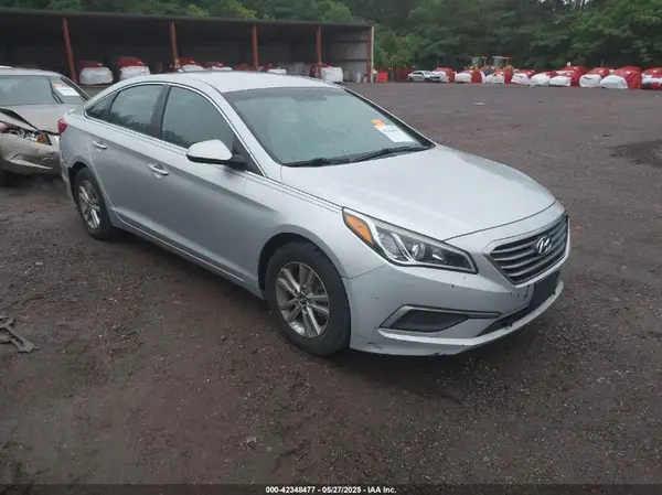 5NPE24AF0HH543552 2017 HYUNDAI SONATA - Image 1
