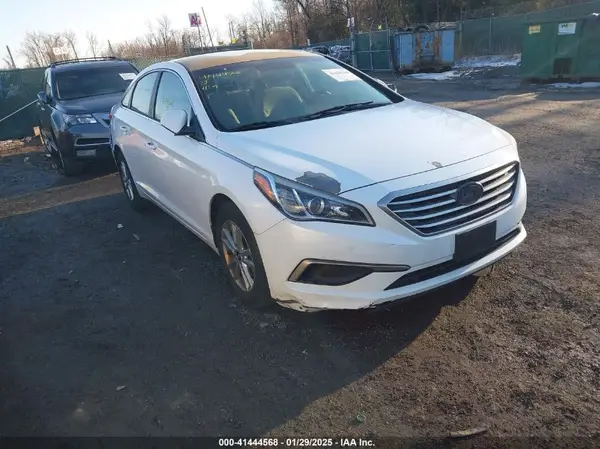 5NPE24AF0HH549450 2017 HYUNDAI SONATA - Image 1