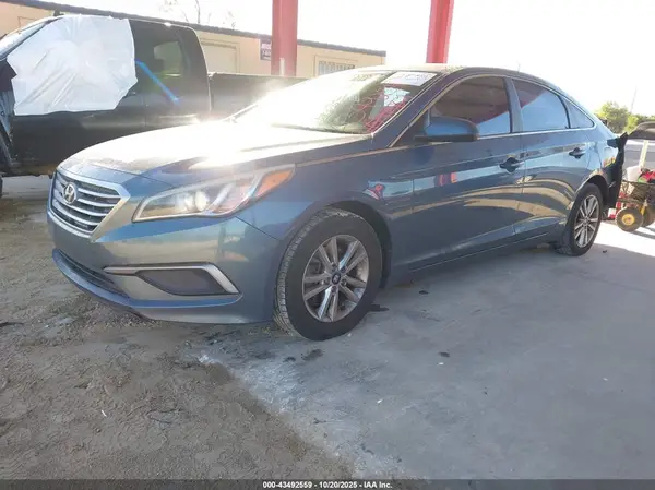 5NPE24AF0HH554485 2017 HYUNDAI SONATA - Image 2