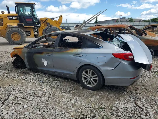 5NPE24AF0HH556916 2017 HYUNDAI SONATA - Image 2