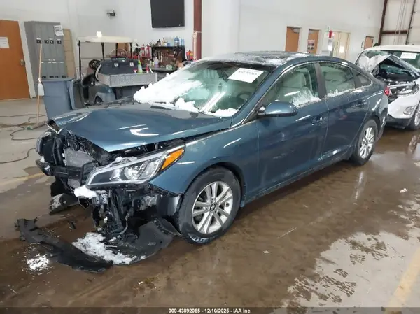 5NPE24AF0HH559086 2017 HYUNDAI SONATA - Image 2