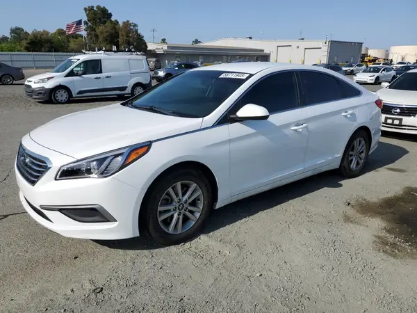 5NPE24AF0HH569813 2017 HYUNDAI SONATA - Image 1