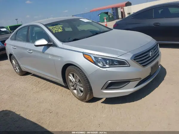 5NPE24AF0HH570315 2017 HYUNDAI SONATA - Image 1
