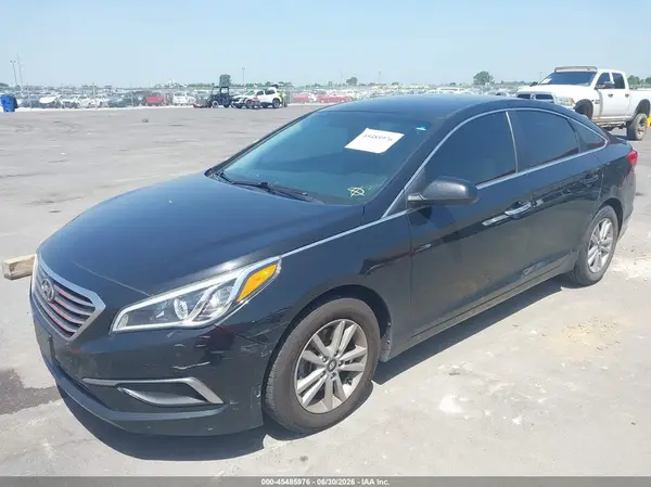 5NPE24AF0HH570511 2017 HYUNDAI SONATA - Image 2