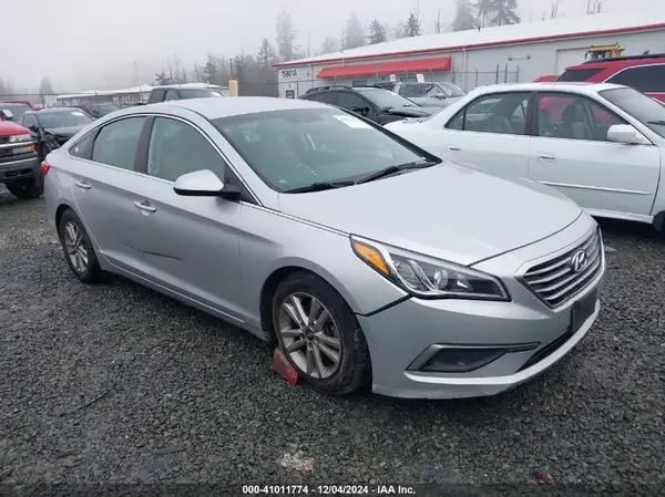 5NPE24AF0HH574770 2017 HYUNDAI SONATA - Image 1