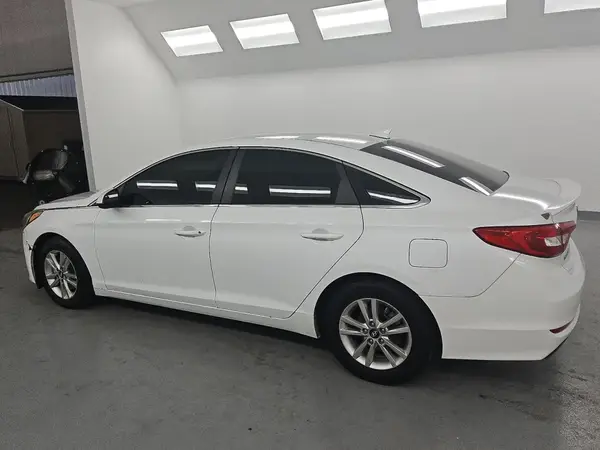 5NPE24AF0HH579953 2017 HYUNDAI SONATA - Image 2