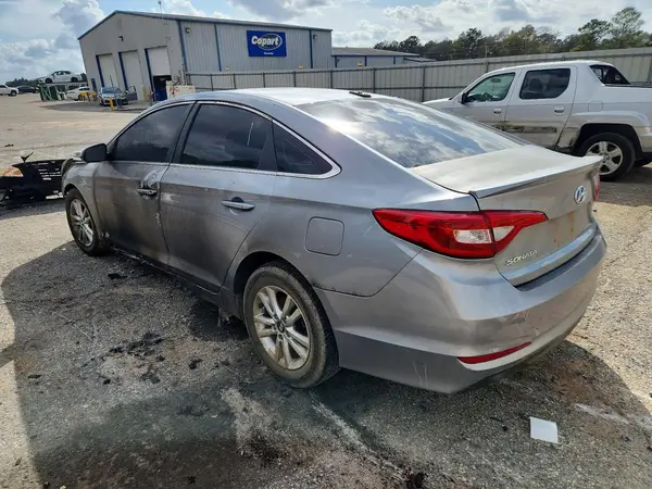 5NPE24AF0HH581587 2017 HYUNDAI SONATA - Image 2