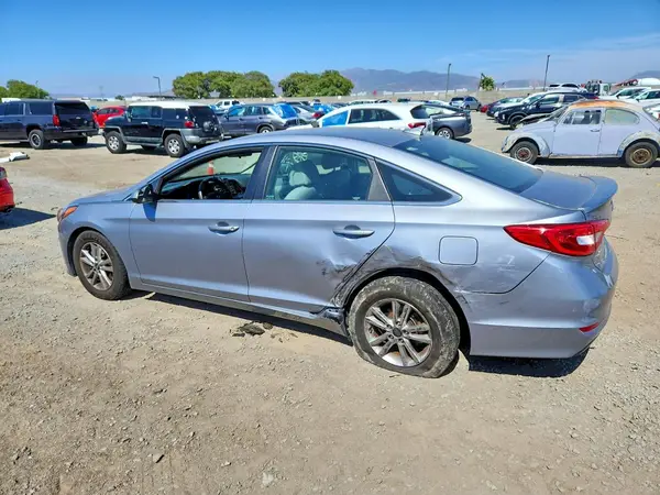 5NPE24AF0HH586577 2017 HYUNDAI SONATA - Image 2