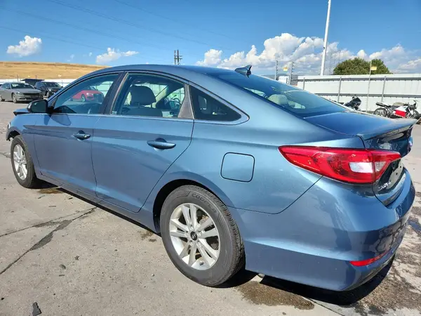5NPE24AF0HH586806 2017 HYUNDAI SONATA - Image 2