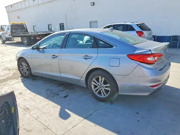 5NPE24AF0HH587647 2017 HYUNDAI SONATA - Image 2