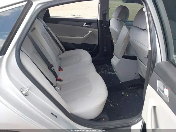 5NPE24AF0HH588037 2017 HYUNDAI SONATA - Image 8