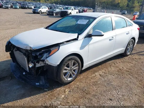 5NPE24AF0HH589057 2017 HYUNDAI SONATA - Image 2