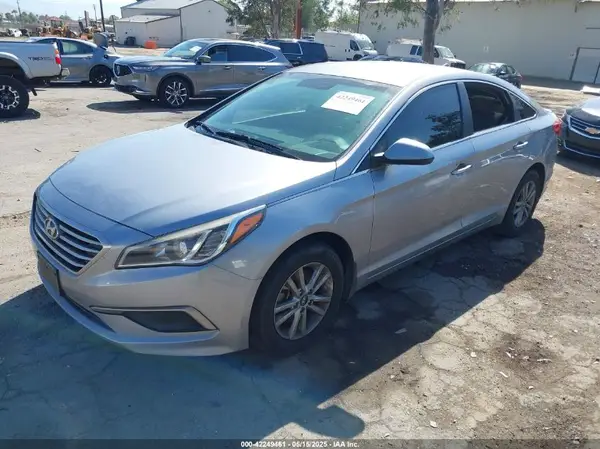 5NPE24AF0HH593724 2017 HYUNDAI SONATA - Image 2