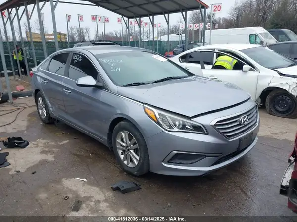 5NPE24AF0HH595036 2017 HYUNDAI SONATA - Image 1