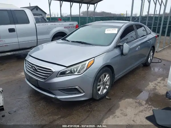 5NPE24AF0HH595036 2017 HYUNDAI SONATA - Image 2