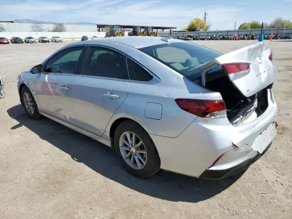 5NPE24AF0JH599402 2018 HYUNDAI SONATA - Image 2