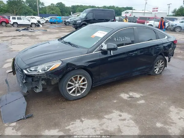 5NPE24AF0JH638330 2018 HYUNDAI SONATA - Image 2