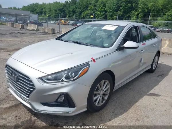 5NPE24AF0JH665897 2018 HYUNDAI SONATA - Image 2