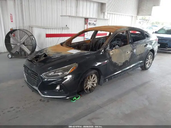 5NPE24AF0JH665978 2018 HYUNDAI SONATA - Image 2
