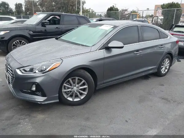 5NPE24AF0JH677211 2018 HYUNDAI SONATA - Image 2