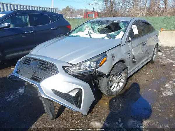 5NPE24AF0JH679248 2018 HYUNDAI SONATA - Image 2