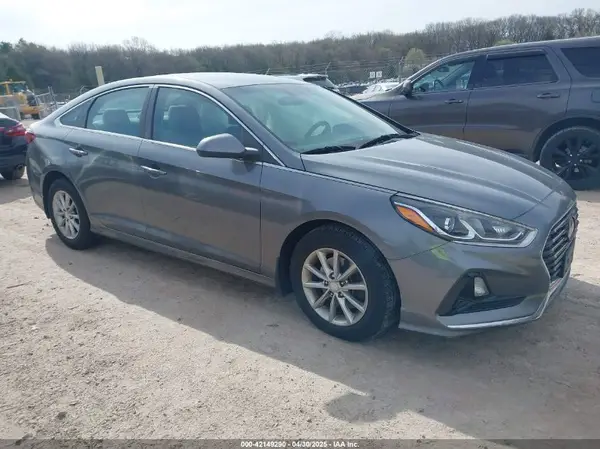 5NPE24AF0JH679699 2018 HYUNDAI SONATA - Image 1