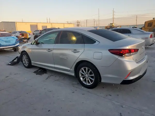 5NPE24AF0JH684689 2018 HYUNDAI SONATA - Image 2