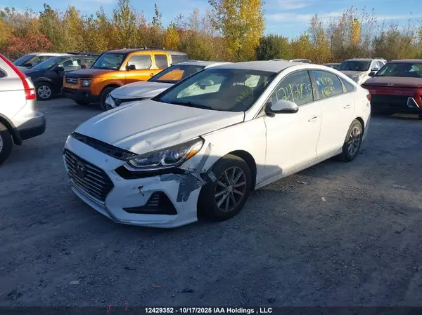 5NPE24AF0JH687270 2018 HYUNDAI SONATA - Image 2