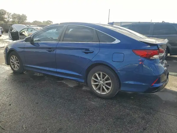 5NPE24AF0JH695997 2018 HYUNDAI SONATA - Image 2