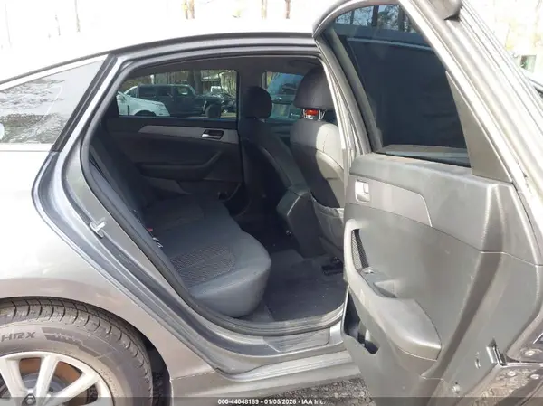 5NPE24AF0JH696924 2018 HYUNDAI SONATA - Image 8
