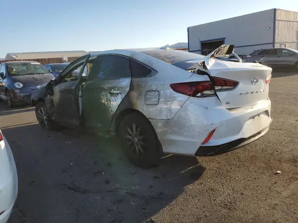 5NPE24AF0JH700194 2018 HYUNDAI SONATA - Image 2