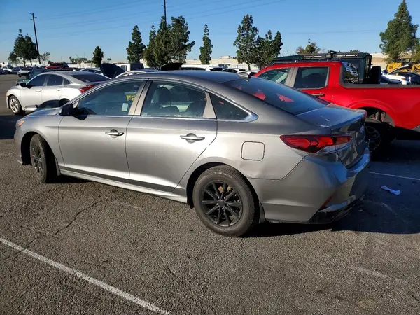 5NPE24AF0JH700437 2018 HYUNDAI SONATA - Image 2